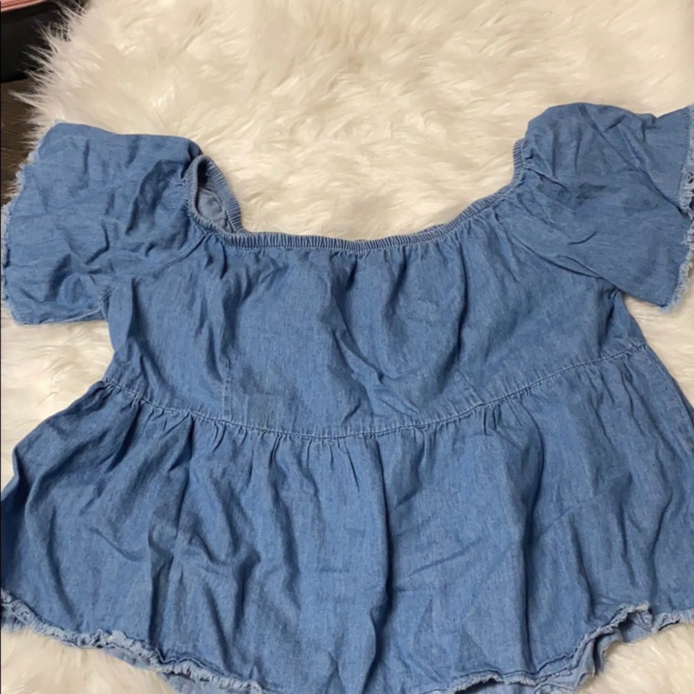 off the shoulder jean shirt !